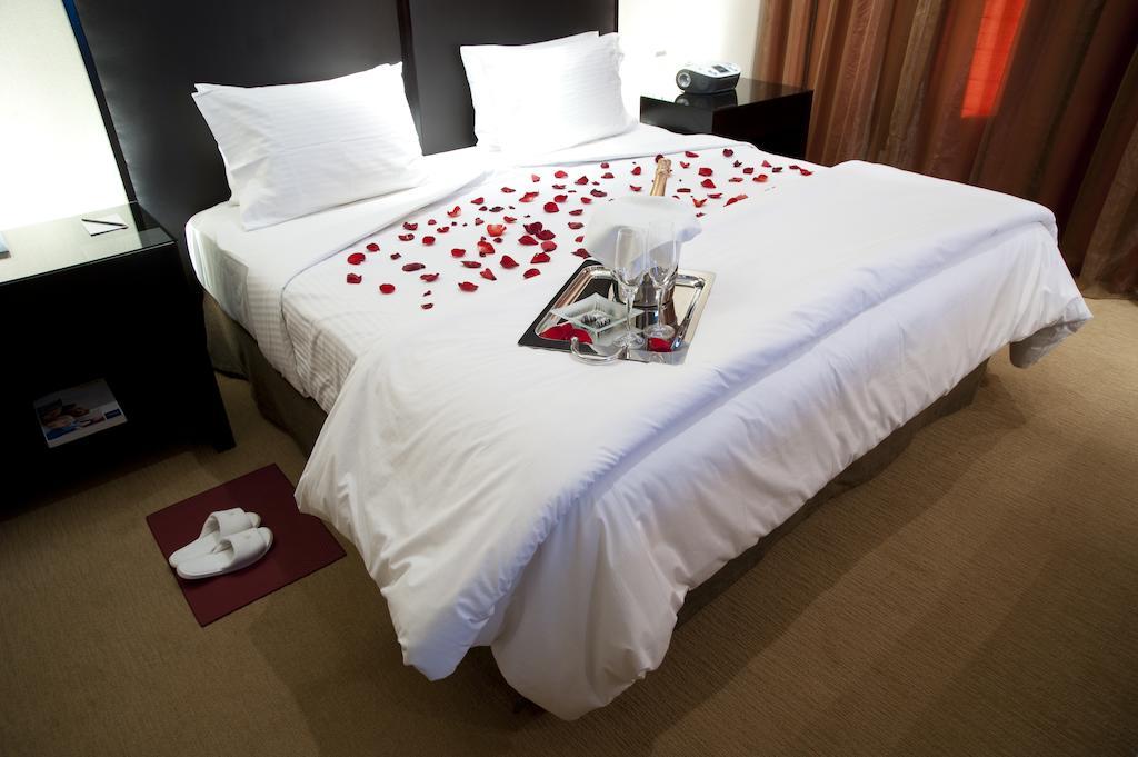 Hotel Casino Magic เนวเก็น ภายนอก รูปภาพ