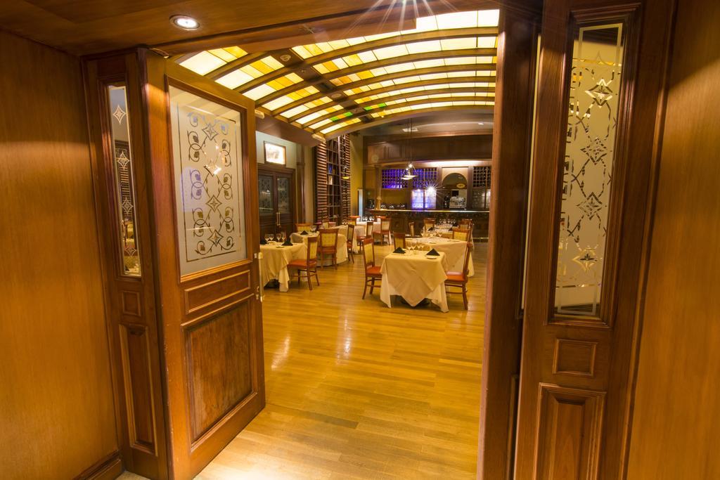 Hotel Casino Magic เนวเก็น ภายนอก รูปภาพ