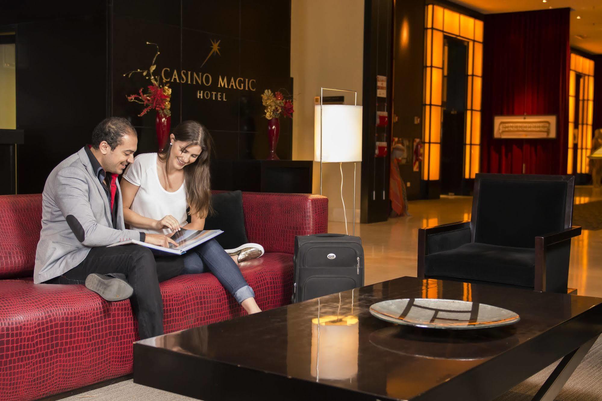 Hotel Casino Magic เนวเก็น ภายนอก รูปภาพ